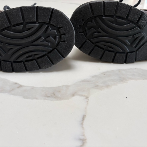 Dr. Martens with Black Laces - Picture 3 of 4